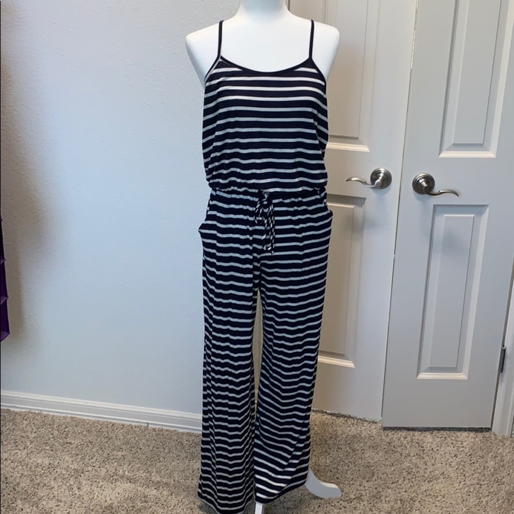 Women’s striped romper med w/pockets cinched waist